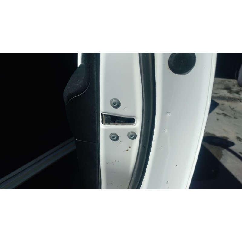 Recambio de cerradura puerta delantera derecha para toyota land cruiser 3p 3.0 d-4d 190 cv referencia OEM IAM   
