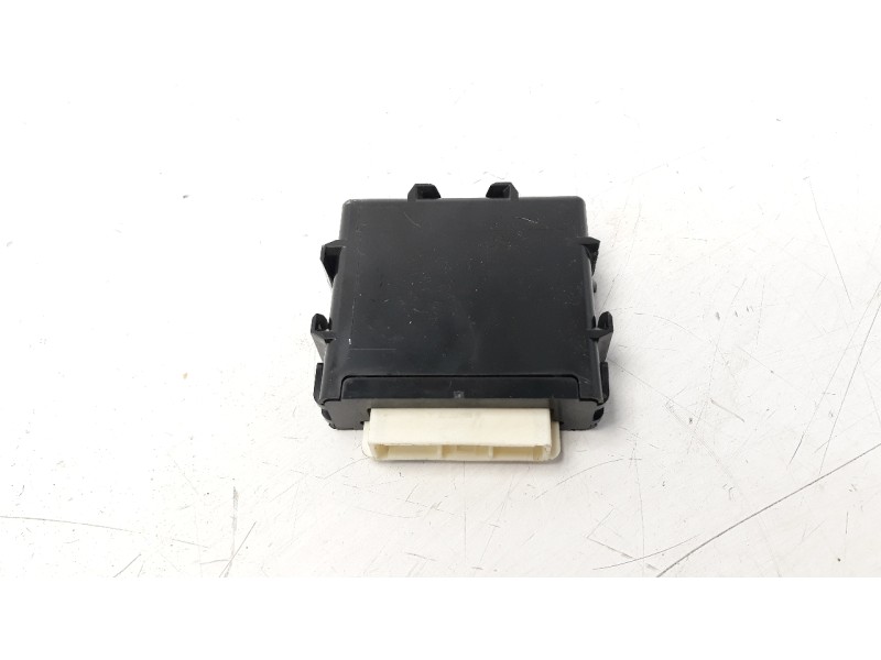 Recambio de modulo electronico para toyota rav 4 referencia OEM IAM 8996042360 35600722BK 79SXJ022143