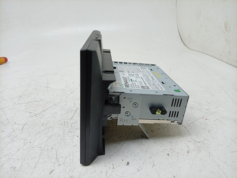 Recambio de sistema audio / radio cd para dacia spring referencia OEM IAM  259152298R 
