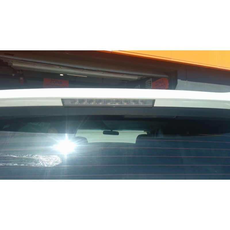 Recambio de luz central de freno para toyota land cruiser 3p 3.0 d-4d 190 cv referencia OEM IAM   