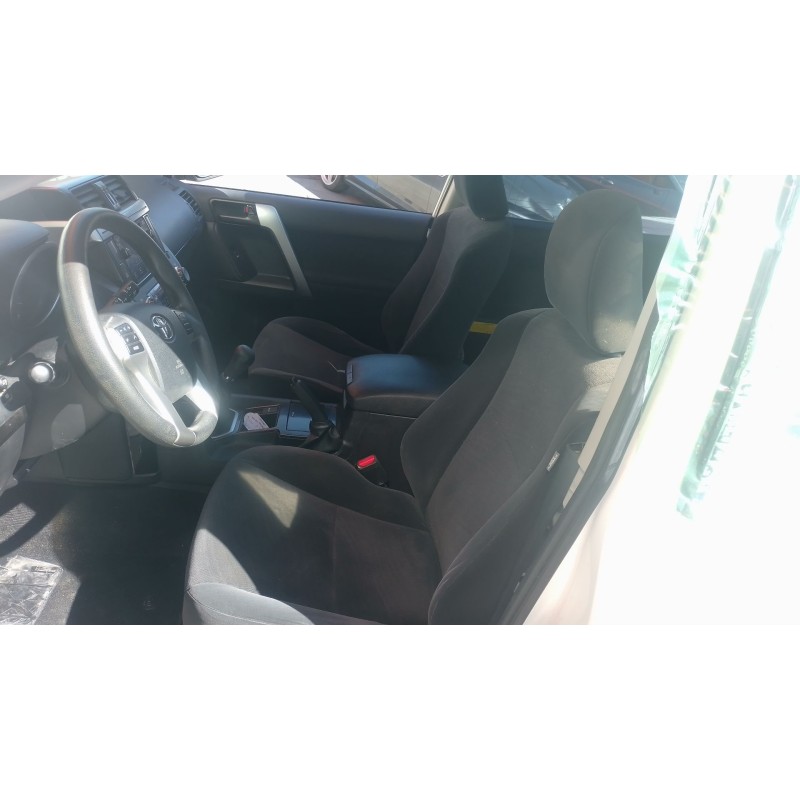 Recambio de asiento delantero izquierdo para toyota land cruiser 3p 3.0 d-4d 190 cv referencia OEM IAM   