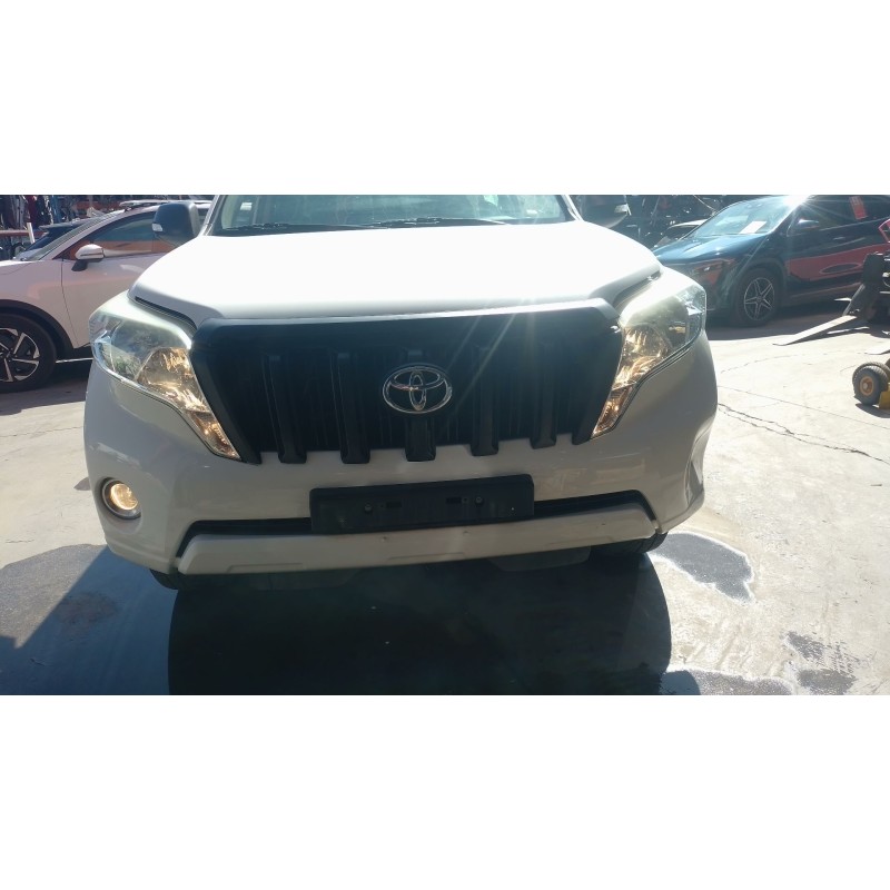 Recambio de paragolpes delantero para toyota land cruiser 3p 3.0 d-4d 190 cv referencia OEM IAM   