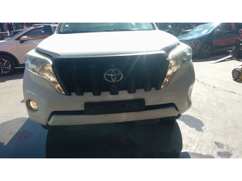 Recambio de paragolpes delantero para toyota land cruiser 3p 3.0 d-4d 190 cv referencia OEM IAM   