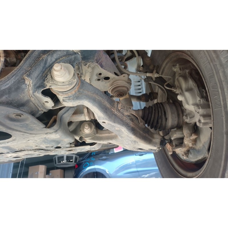 Recambio de brazo suspension inferior delantero derecho para toyota land cruiser 3p 3.0 d-4d 190 cv referencia OEM IAM   