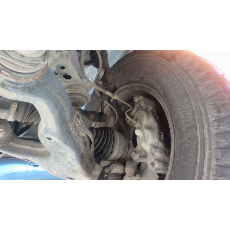 Recambio de mangueta delantera derecha para toyota land cruiser 3p 3.0 d-4d 190 cv referencia OEM IAM   