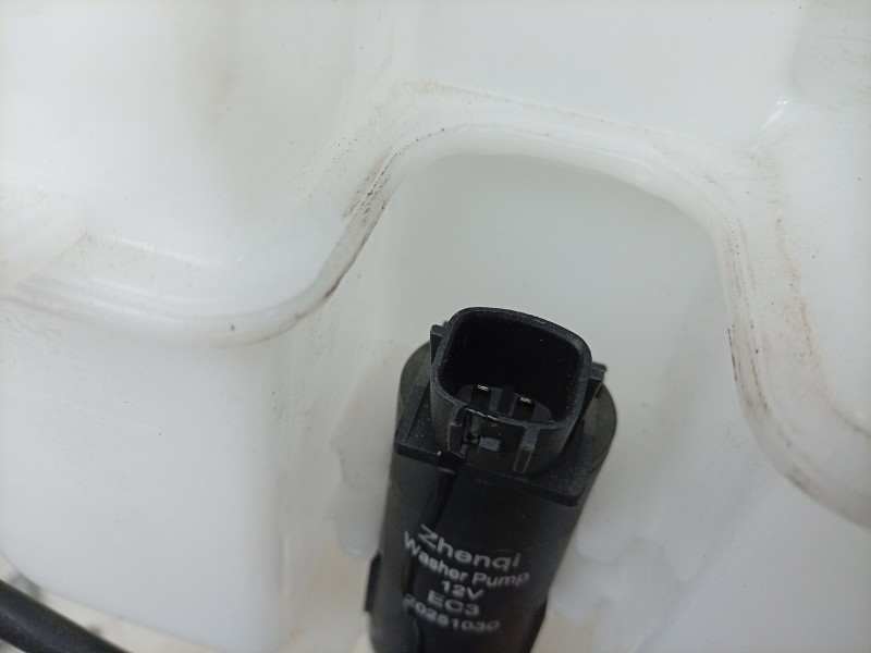 Recambio de deposito limpia para dacia spring referencia OEM IAM 289103222R 289103300R 