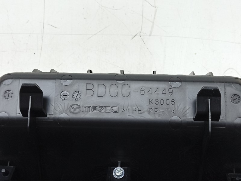 Recambio de cenicero para mazda 3 hatchback (bp) 2.0 skyactiv-g m hybrid referencia OEM IAM  BDGG64449 