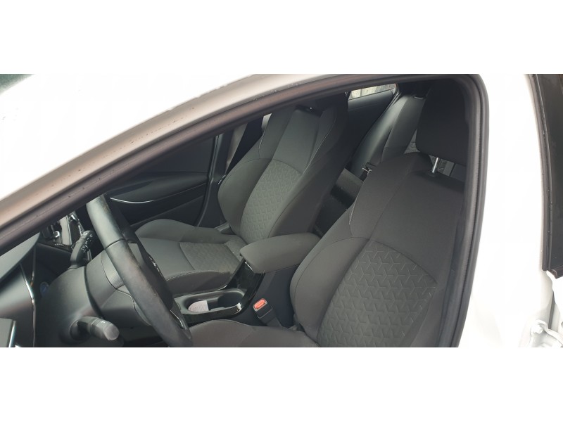 toyota corolla (e21) del año 2021