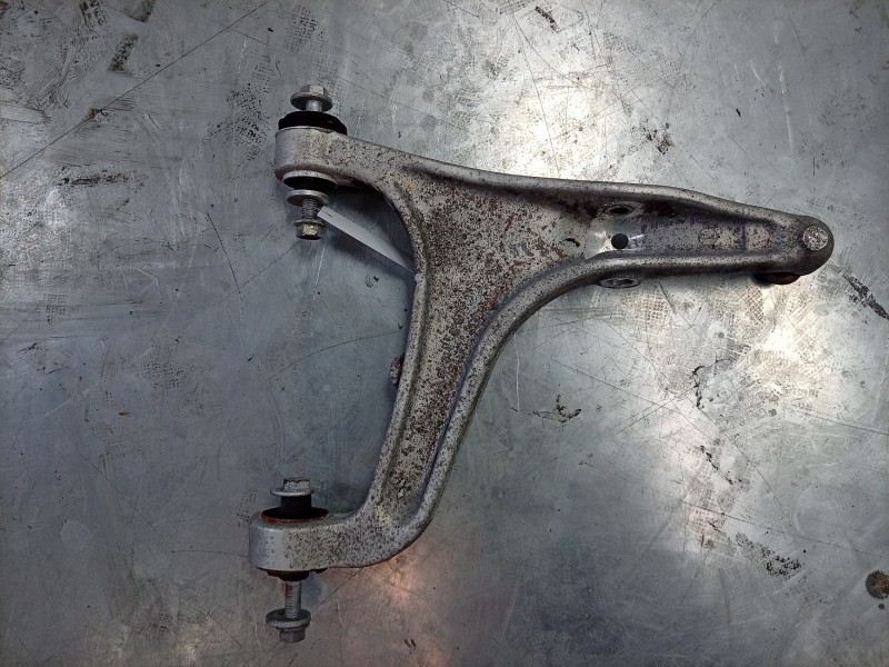 Recambio de brazo suspension inferior delantero derecho para maserati ghibli iii (m157) 3.0 s q4 referencia OEM IAM  670107803 