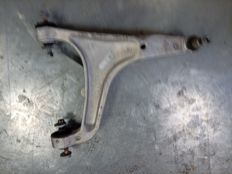 Recambio de brazo suspension inferior delantero izquierdo para maserati ghibli iii (m157) 3.0 s q4 referencia OEM IAM  670107802