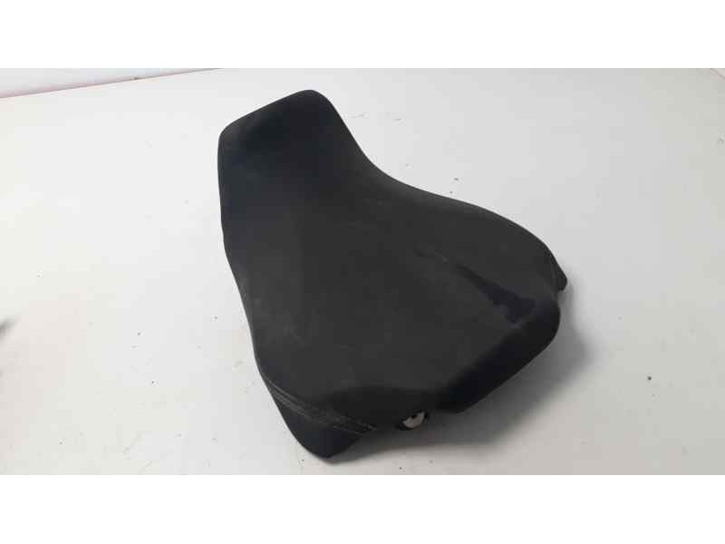 Recambio de asiento para honda cb 650f referencia OEM IAM 77100MKN0510  