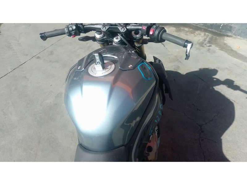 Recambio de deposito combustible para bmw s s 1000 r (2x10, 2r99) referencia OEM IAM   