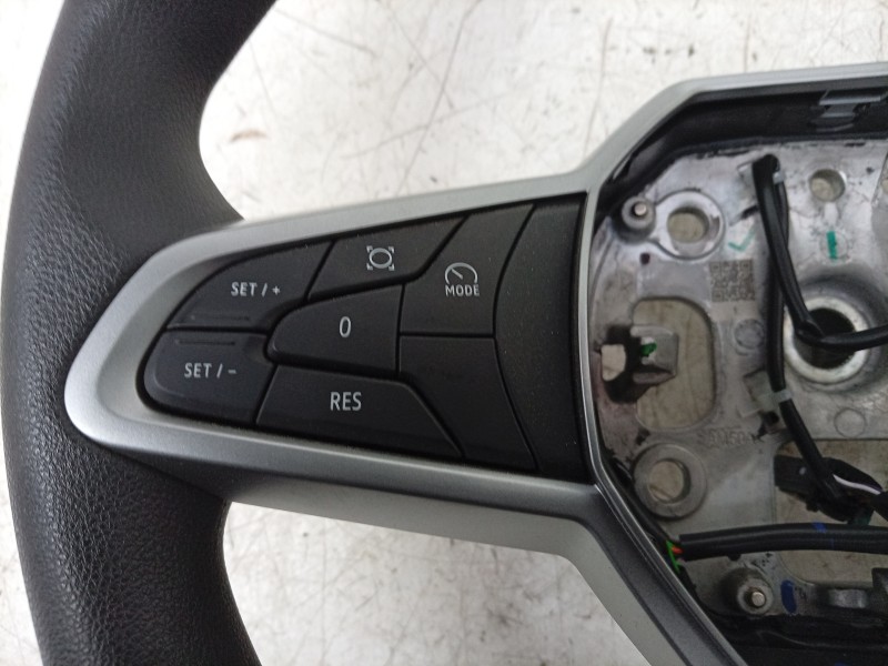 Recambio de volante para dacia spring referencia OEM IAM  484003159R 