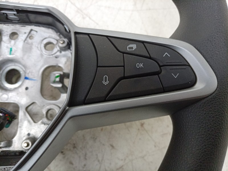 Recambio de volante para dacia spring referencia OEM IAM  484003159R 