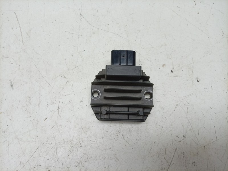 Recambio de regulador de corriente para ktm 890 smt referencia OEM IAM  60311034000 
