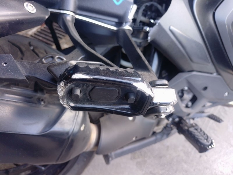 Recambio de estribera derecha para bmw r 1300 gs referencia OEM IAM   