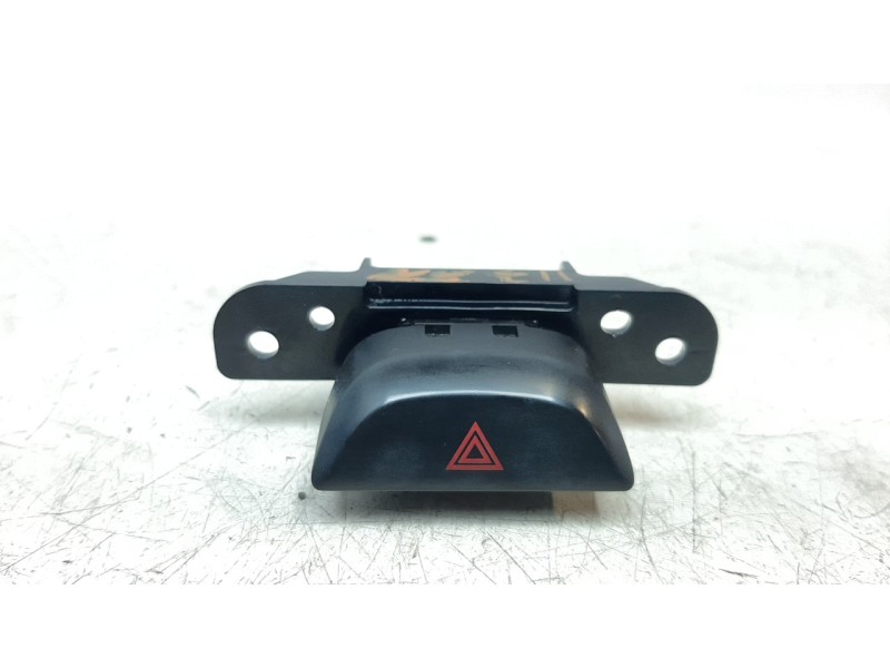 Recambio de warning para nissan pulsar (c13) acenta referencia OEM IAM 682UU3ZL0A  