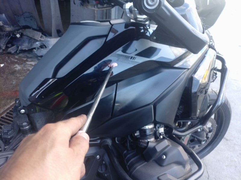 Recambio de moldura para bmw r 1300 gs referencia OEM IAM   