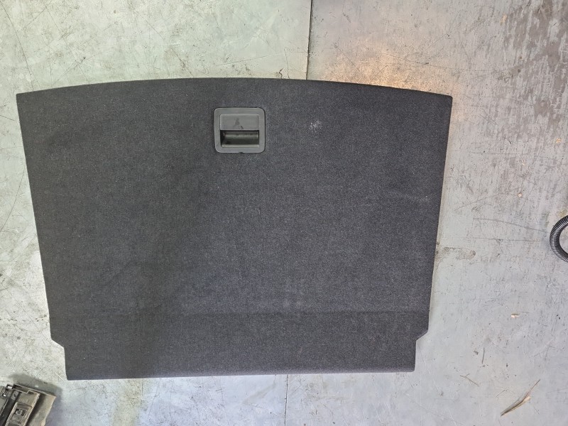 Recambio de alfombra maletero para volkswagen t-roc (a11, d11) 1.5 tsi referencia OEM IAM  2GA858855 
