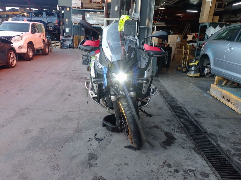 bmw r 1300 gs adventure del año 2026
