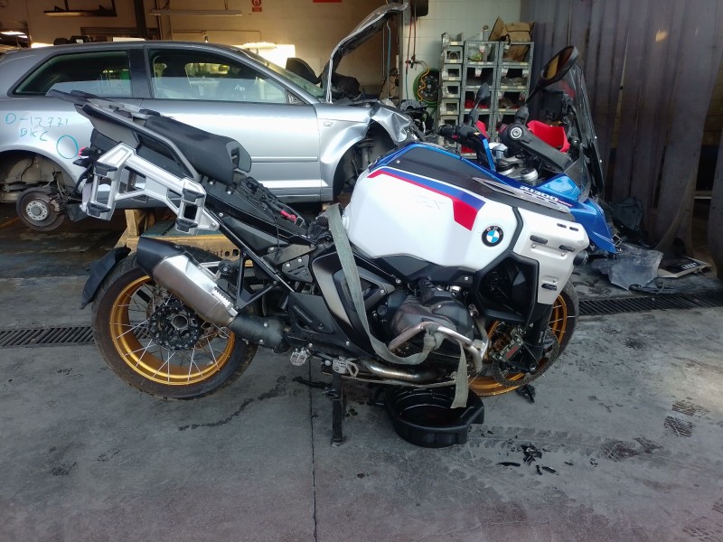bmw r 1300 gs adventure del año 2026