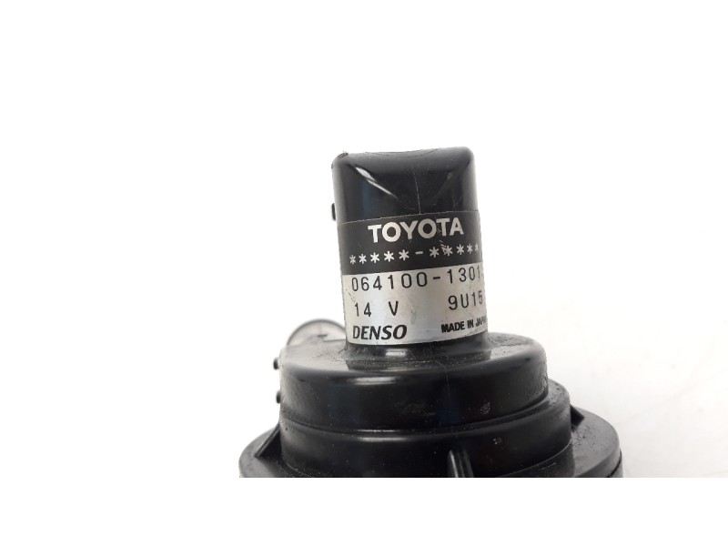 Recambio de bomba agua para toyota rav 4 referencia OEM IAM 0641001301  