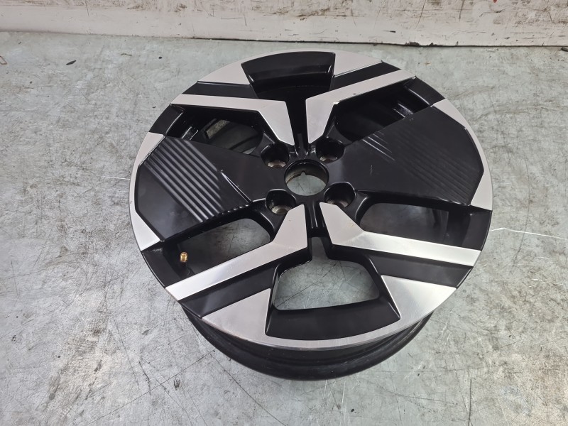 Recambio de llanta para peugeot 2008 allure hybrid 136 edcs6 referencia OEM IAM  98492690XK 