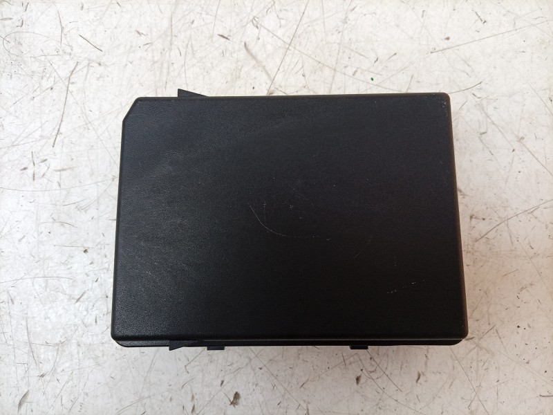 Recambio de caja reles / fusibles para dacia spring referencia OEM IAM  284B71719R 
