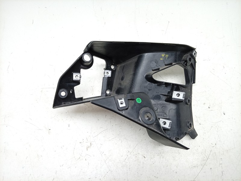 Recambio de moldura para ktm 890 smt referencia OEM IAM  A61008026000 