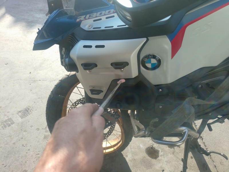 Recambio de moldura para bmw r 1300 gs adventure referencia OEM IAM   