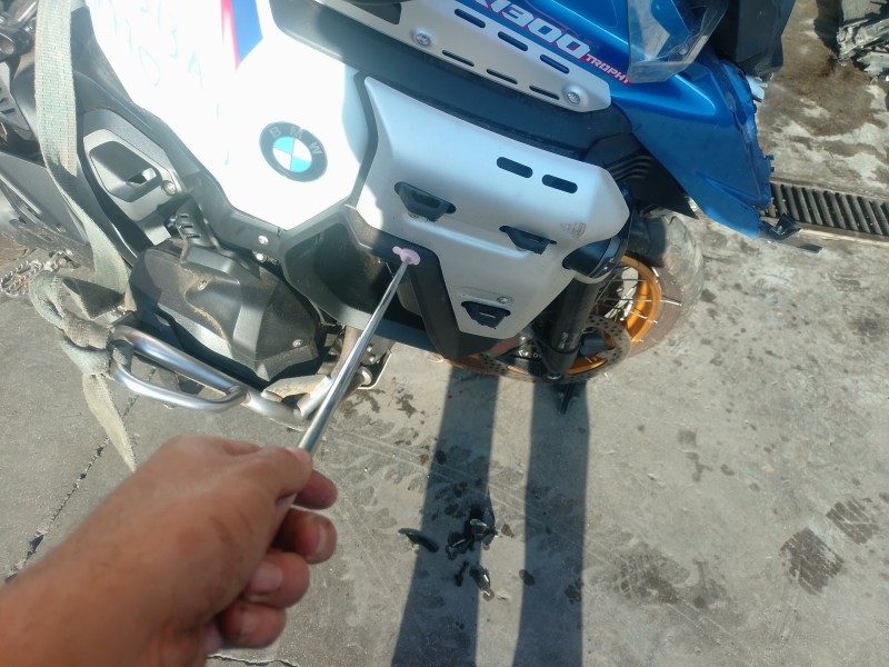 Recambio de moldura para bmw r 1300 gs adventure referencia OEM IAM   