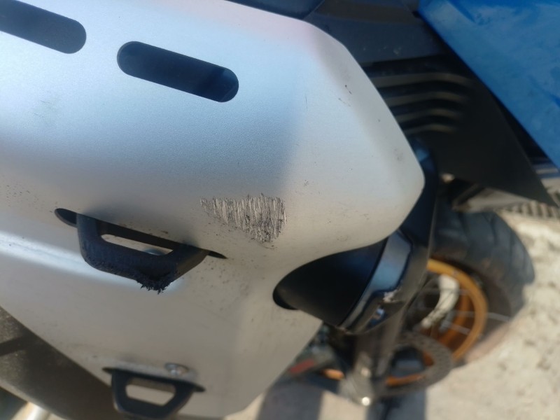 Recambio de moldura para bmw r 1300 gs adventure referencia OEM IAM   