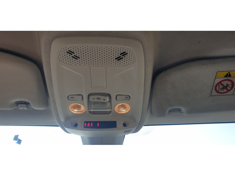 Recambio de luz interior para opel corsa f 1.2 referencia OEM IAM 96781445ZD  