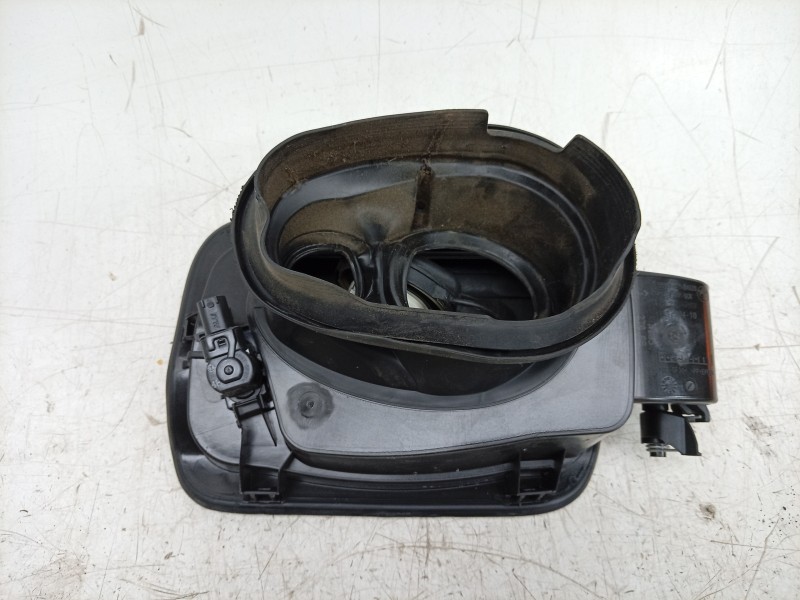 Recambio de tapa exterior combustible para bmw x1 (f48) sdrive 18 d referencia OEM IAM  51177359631 
