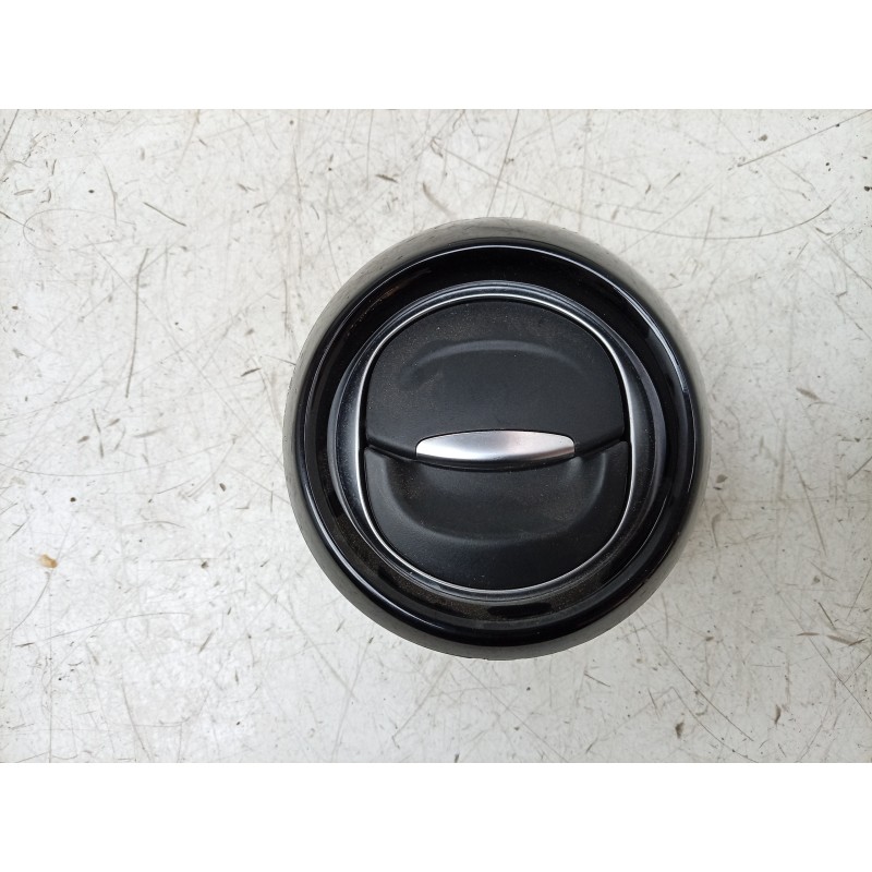 Recambio de aireador derecho para renault captur i (j5_, h5_) 0.9 tce 90 referencia OEM IAM  687608143R 