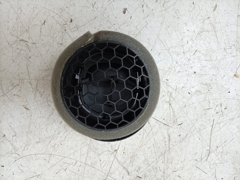 Recambio de aireador derecho para renault captur i (j5_, h5_) 0.9 tce 90 referencia OEM IAM  687608143R 