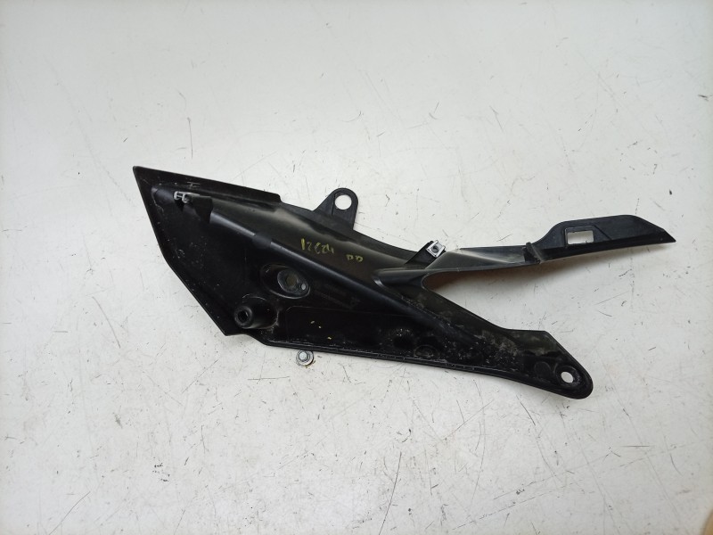 Recambio de moldura para ktm 890 smt referencia OEM IAM  A61008003000 
