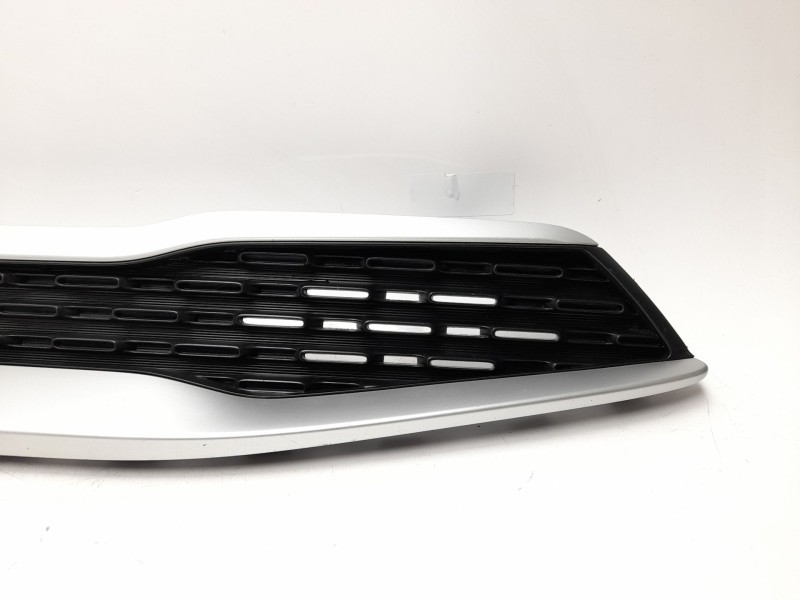 Recambio de rejilla delantera para kia stonic (yb) 1.0 t-gdi referencia OEM IAM  86350H8400 