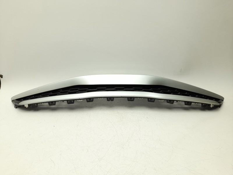 Recambio de rejilla delantera para kia stonic (yb) 1.0 t-gdi referencia OEM IAM  86350H8400 