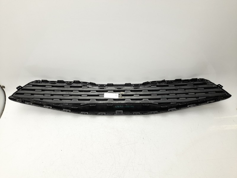 Recambio de rejilla delantera para kia stonic (yb) 1.0 t-gdi referencia OEM IAM  86350H8400 