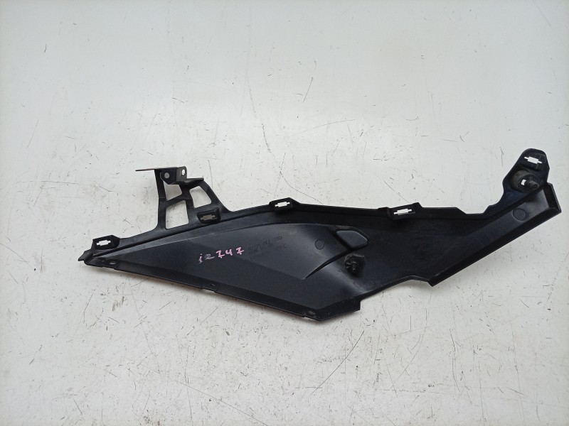 Recambio de moldura para honda nt1100 referencia OEM IAM  83721MLFE80 