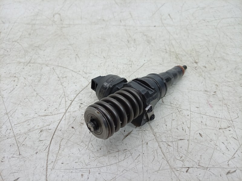 Recambio de inyector para audi a3 (8p1) 1.9 tdi referencia OEM IAM 0414720215 038130073AG 