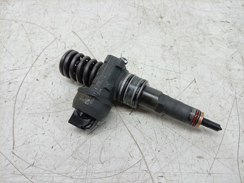 Recambio de inyector para audi a3 (8p1) 1.9 tdi referencia OEM IAM 0414720215 038130073AG 