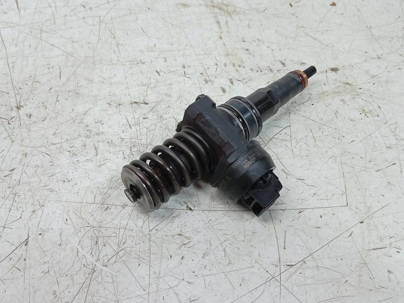 Recambio de inyector para audi a3 (8p1) 1.9 tdi referencia OEM IAM 0414720215 038130073AG 