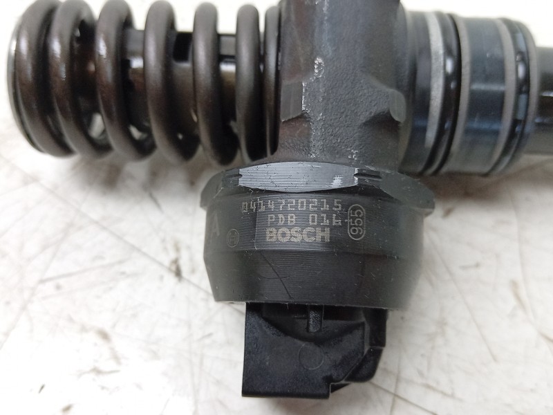Recambio de inyector para audi a3 (8p1) 1.9 tdi referencia OEM IAM 0414720215 038130073AG 