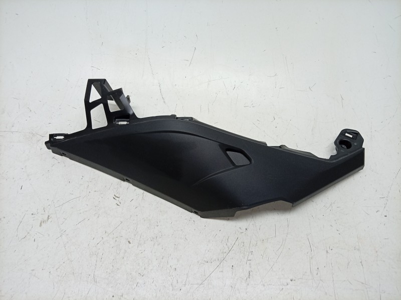 Recambio de moldura para honda nt1100 referencia OEM IAM  83621MLFE80 