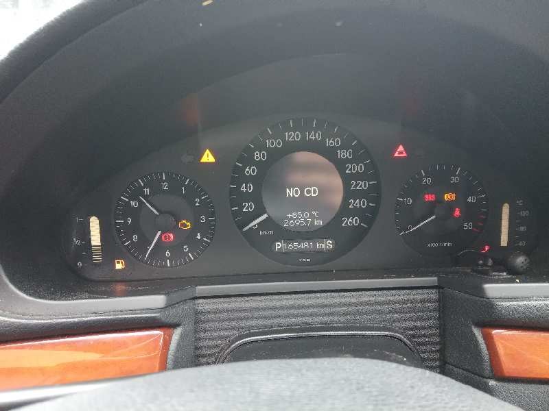 mercedes-benz clase e (w211) berlina del año 2008