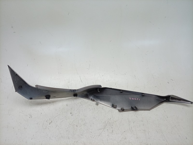 Recambio de molduras traseras para honda nt1100 referencia OEM IAM  83611MLFE800 