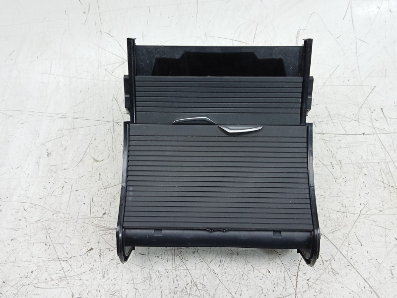 Recambio de cenicero para bmw x1 (f48) sdrive 18 d referencia OEM IAM  9292557 