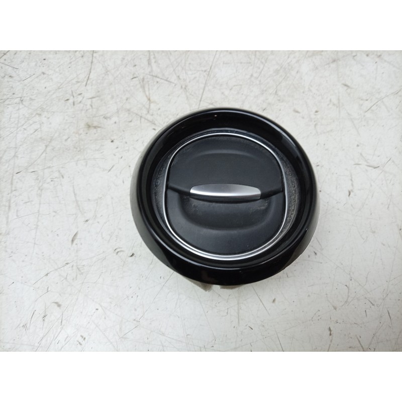 Recambio de aireador derecho para renault captur i (j5_, h5_) 0.9 tce 90 referencia OEM IAM  687608143R 